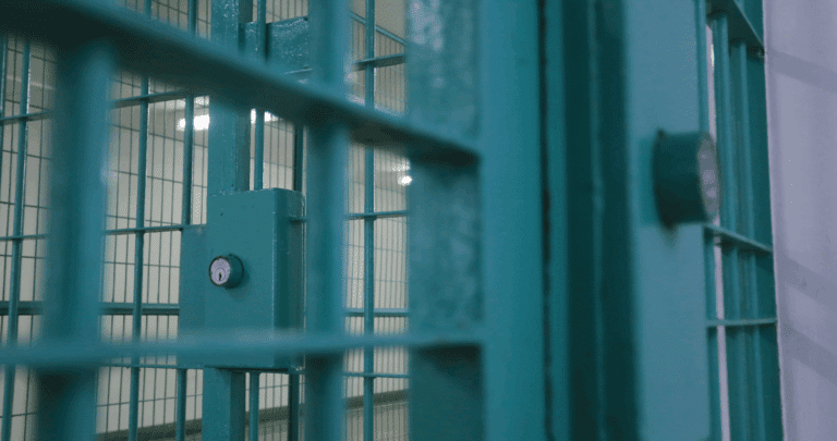 Dos Extranjeros Detenidos con $400 Millones en Droga: Una Operación Antinarcóticos Exitosa