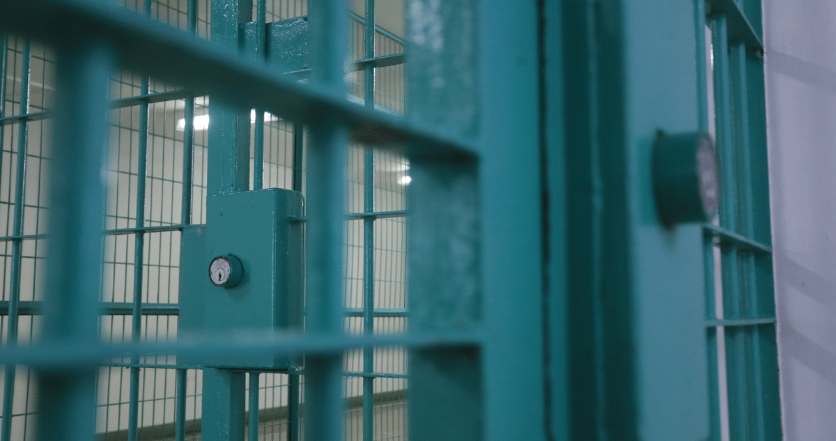 Dos Extranjeros Detenidos con $400 Millones en Droga: Una Operación Antinarcóticos Exitosa
