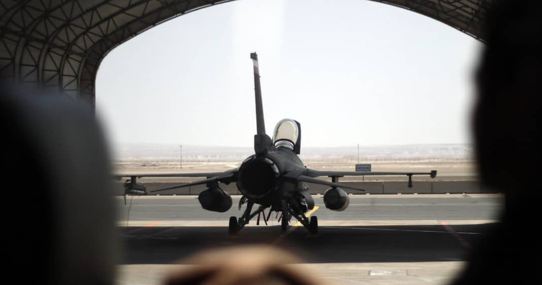 Dos Intrusos Bolivianos Detenidos en Base Aérea de la FACh: Enfrentando Cargos por Ingreso Ilegal a Recinto Militar
