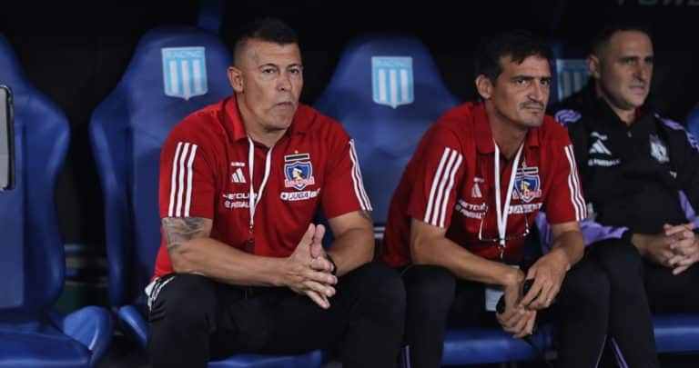 El Desafío de Jorge Almirón: Reconstruir la Confianza de Colo Colo Tras Abultadas Derrotas