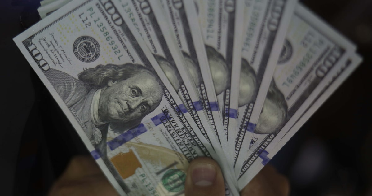 El Dólar Recupera la Barrera de los $940: Análisis de las Señales Económicas Clave