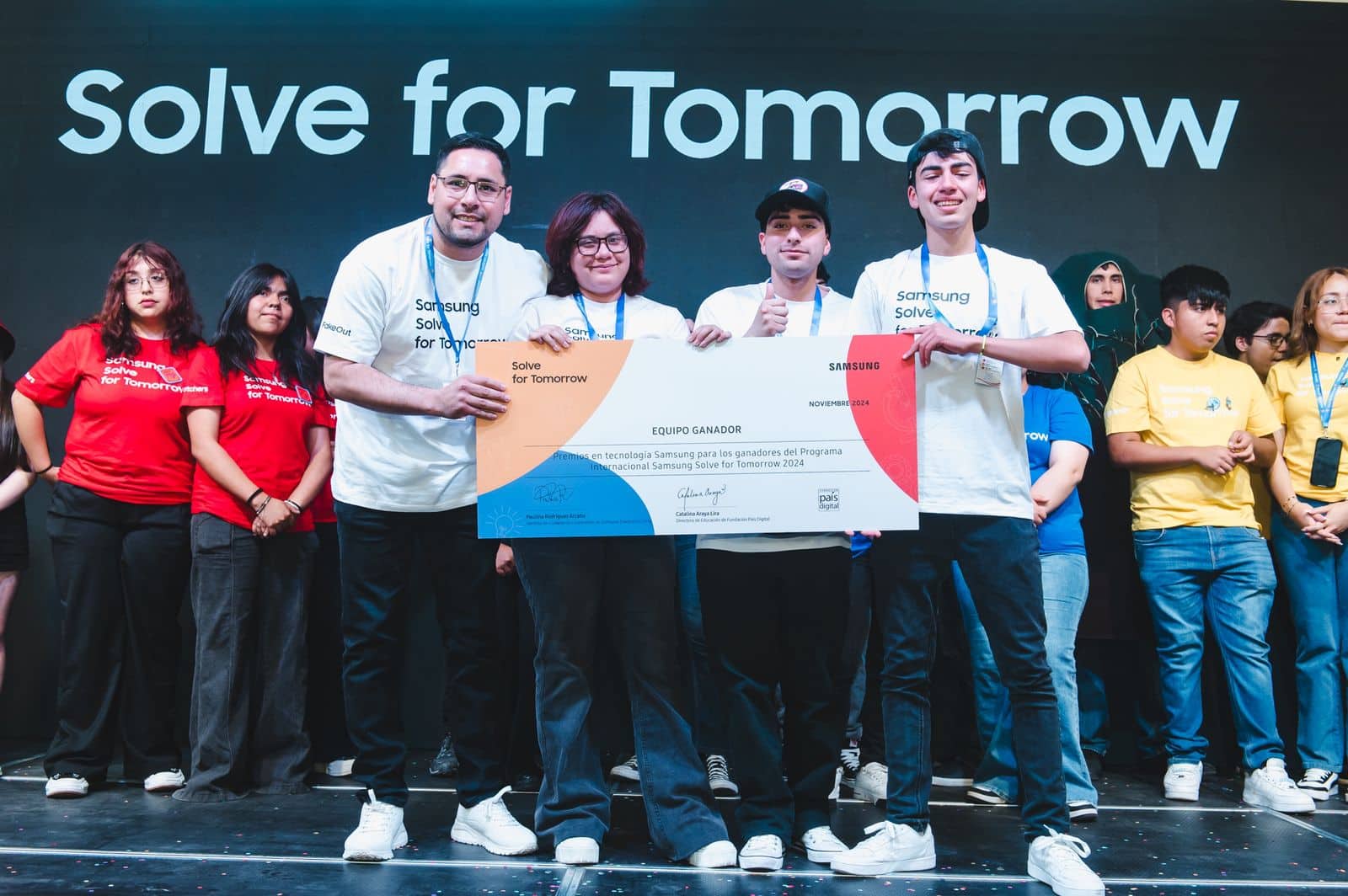 Empodera a los Jóvenes Innovadores: Participa en Samsung Solve for Tomorrow