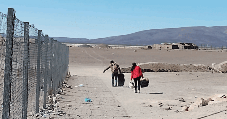 Encuesta CEP: Chilenos Perciben Conflictos Crecientes con Inmigrantes