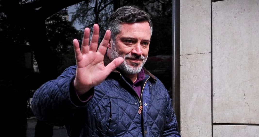 Escándalo de Licencias Médicas: Alcalde de Ñuñoa Ordena Despido Masivo de Funcionarios