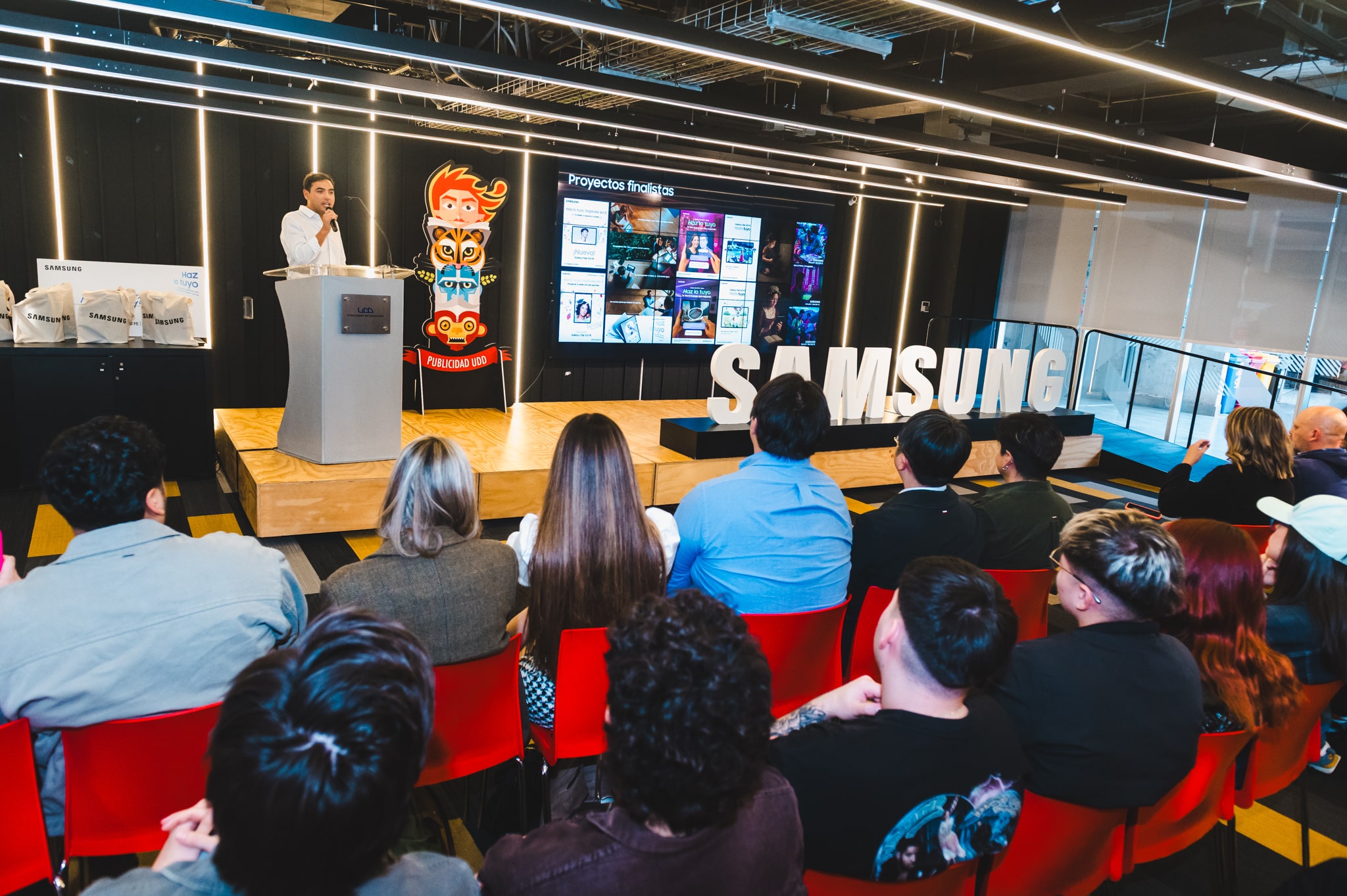 Estudiantes Universitarios Crean Campaña Innovadora para el Lanzamiento de las Nuevas Galaxy Tab S10 FE y FE+ de Samsung