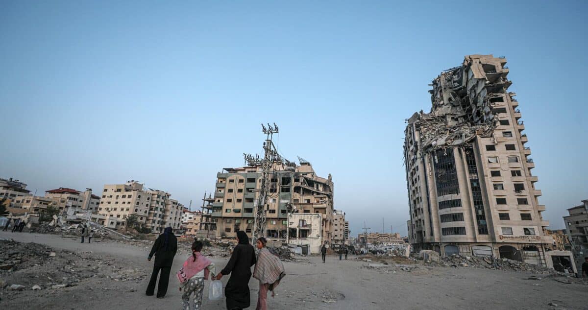 Daily life in Gaza City Experto Militar Advierte: Expansión de Operaciones en Gaza Pone en Riesgo a Rehenes