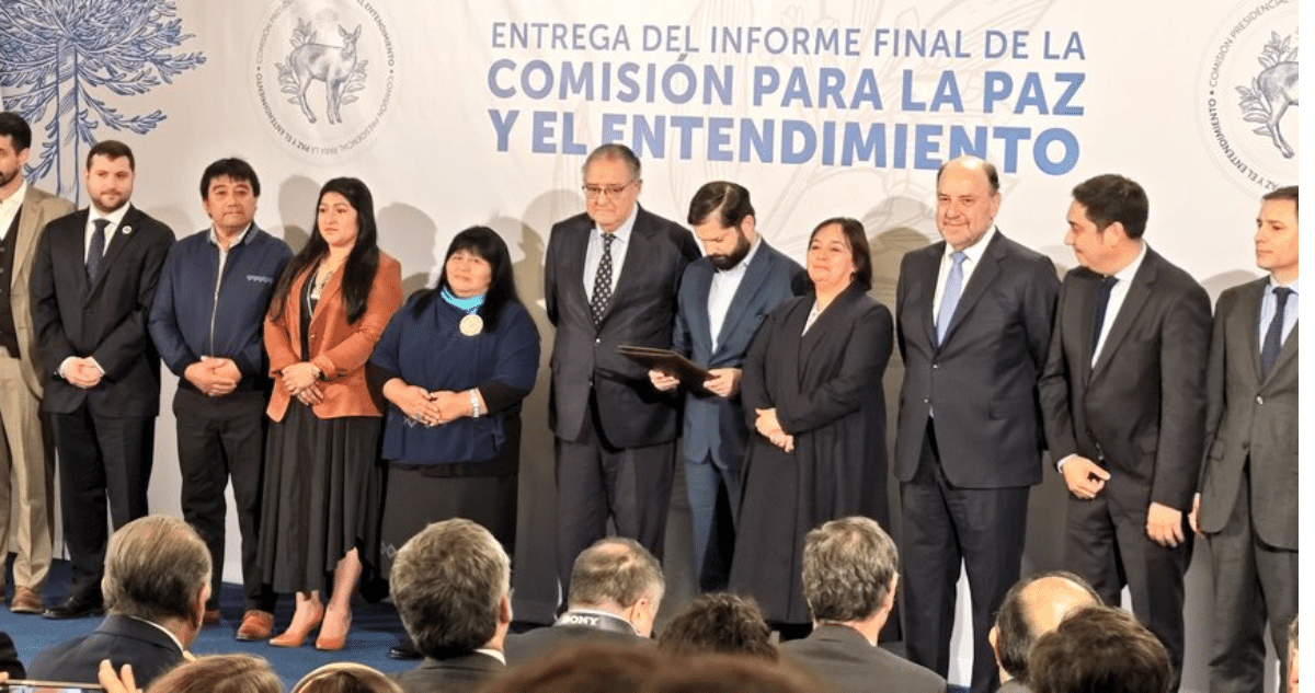 Hacia una Solución Duradera: Informe Final de la Comisión para la Paz y el Entendimiento
