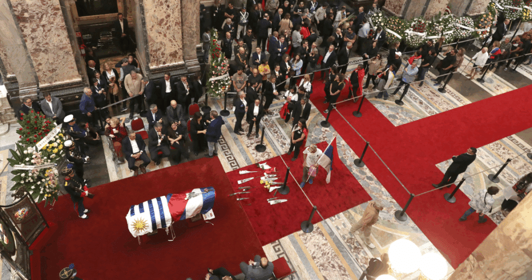 Homenaje a un Líder Visionario: Mujica Recibe el Último Adiós de Líderes Latinoamericanos