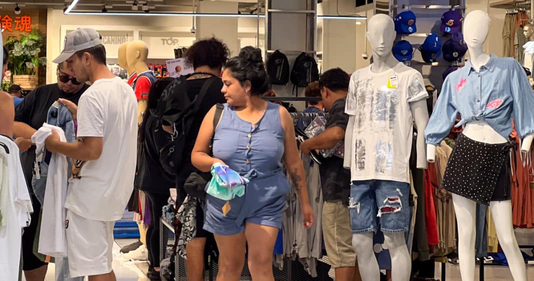 Impulso Económico Sorprendente: Actividad Crece 3,8% en Marzo, Superando Expectativas