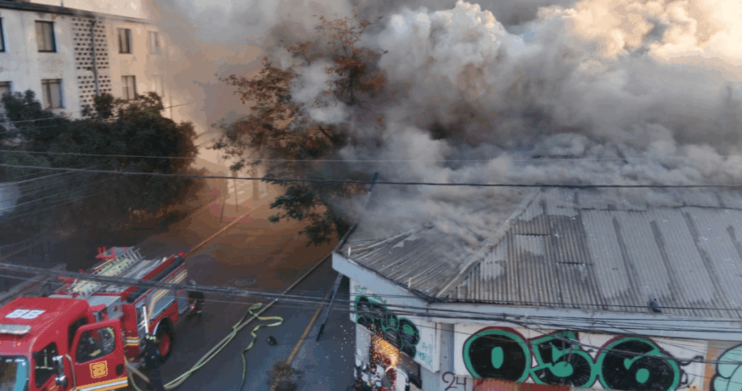 Incendio Devasta Histórica Casona Junto al Terminal de Buses de Viña del Mar
