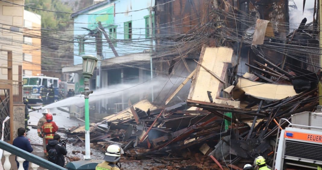 Incendio Intencional en Valparaíso: Hombre Detenido por Agredir a su Pareja y Provocar Devastación