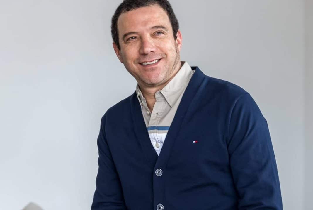 Julián Elfenbein: Luchando contra Desafíos de Salud y Carrera en Medio de Tiempos Difíciles