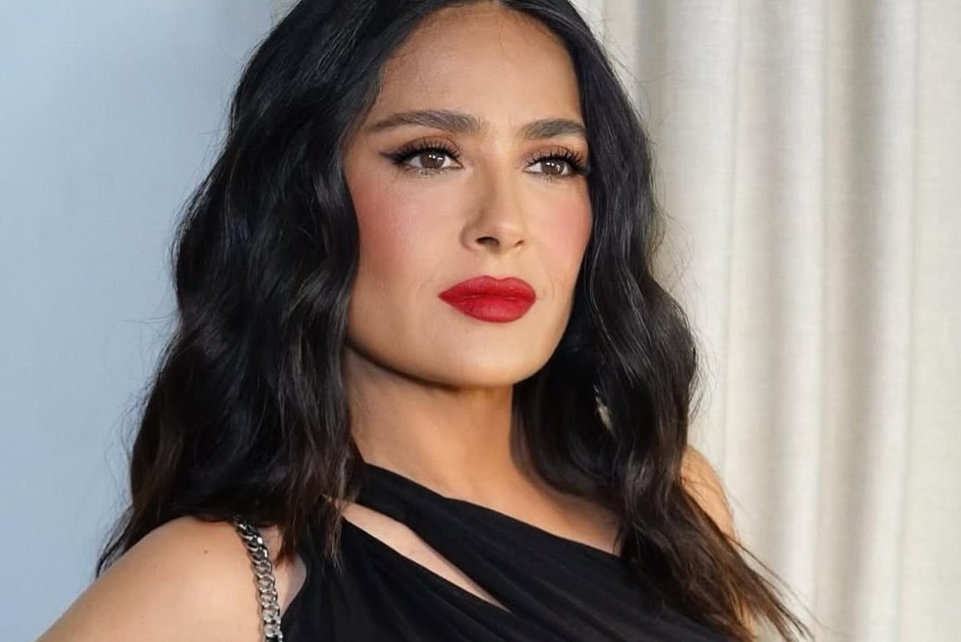 La Belleza Atemporal de Salma Hayek: Rompiendo Estereotipos a los 58 Años