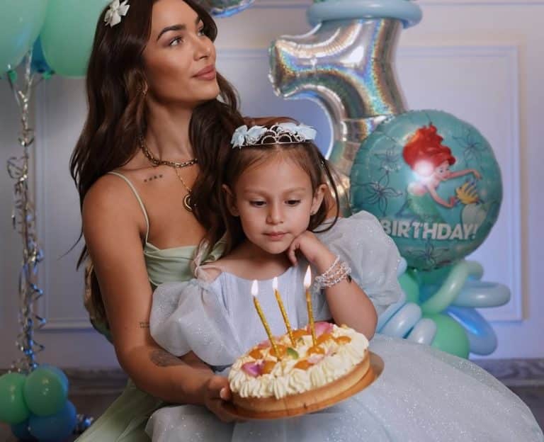 La Celebración Única de Leiah: Cuando el Amor de Madre y Padre se Unen