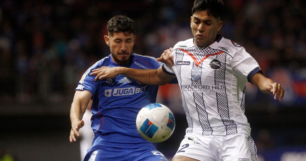 La U Empata con Recoleta y Lidera su Grupo en la Copa Chile: Enfoque en la Libertadores