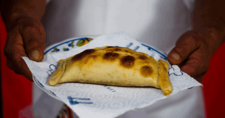 La Vengadora de Haití: Cómo una Mujer Acabó con 40 Pandilleros a Través de Empanadas Envenenadas