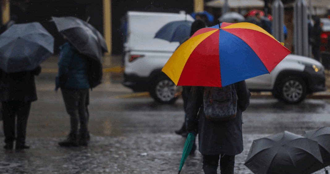 Lluvias Intensas en la Zona Central: Hasta 25 mm de Agua y 70 cm de Nieve en la Cordillera