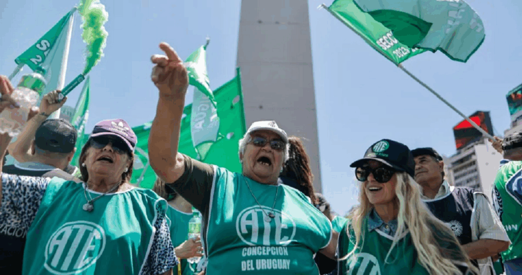 Milei Restringe Parcialmente el Derecho a Huelga: Claves de la Polémica Reforma Laboral