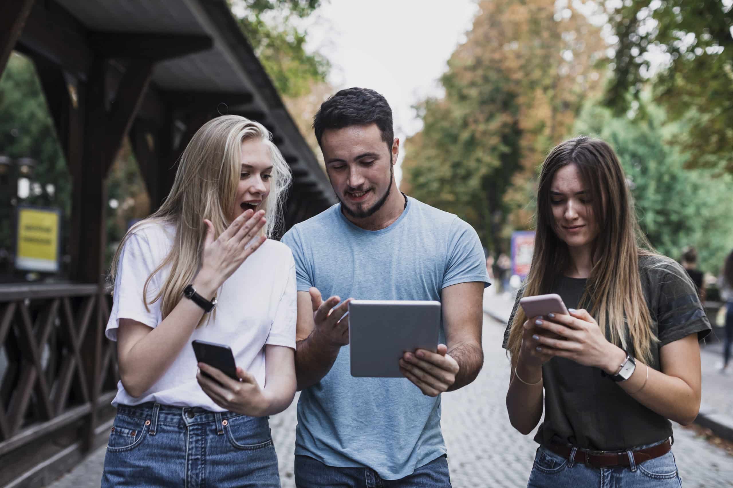 Millennials: La Generación Más Confiada y Vulnerable en el Mundo Digital
