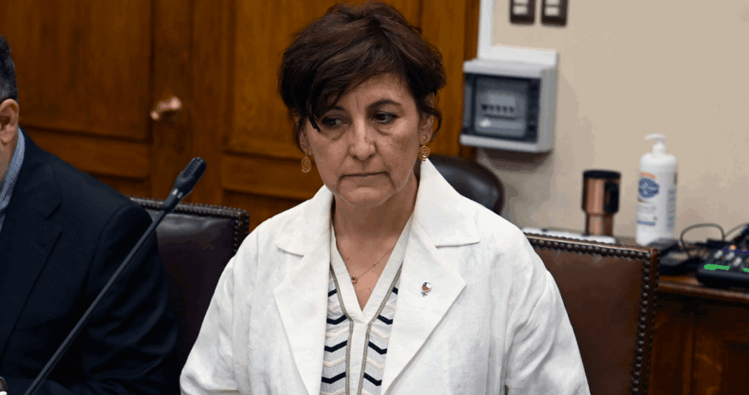 Ministra de Salud Enfrenta Críticas por Visita Hermética a La Unión