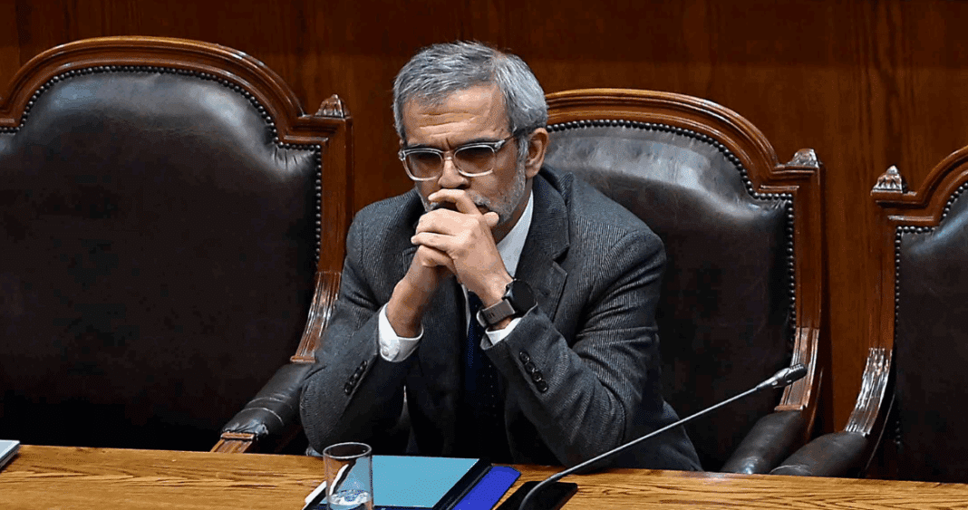 Ministro Cordero Ofrece Disculpas Públicas: Un Giro Inesperado en el Debate sobre las Reglas de Uso de la Fuerza