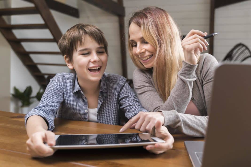 Mujeres Líderes en Seguridad: Protegiendo a la Familia y Transformando la Industria