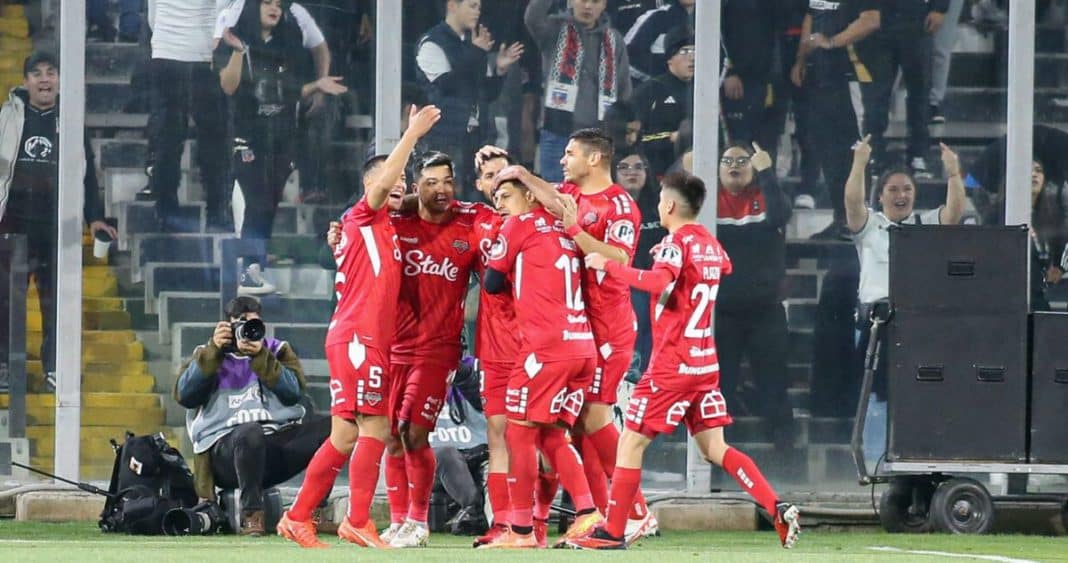 Ñublense Sacude al Campeón: Cómo los Diablos Rojos Sorprendieron a Colo Colo en 15 Minutos