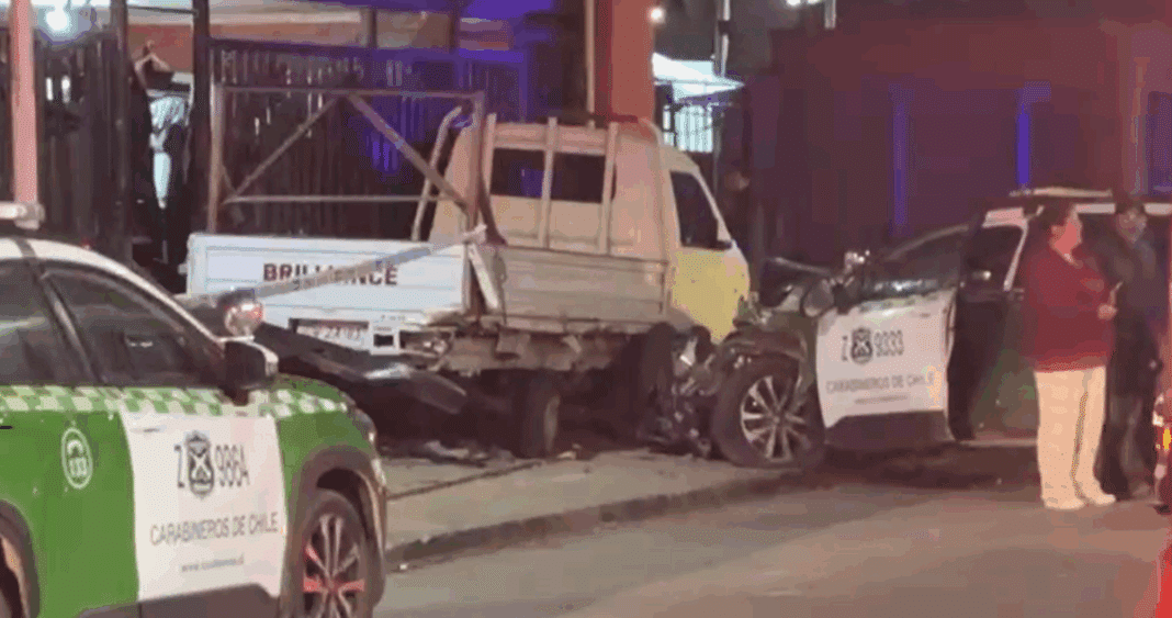 Persecución Policial Termina en Choque: Dos Carabineros Heridos en Renca