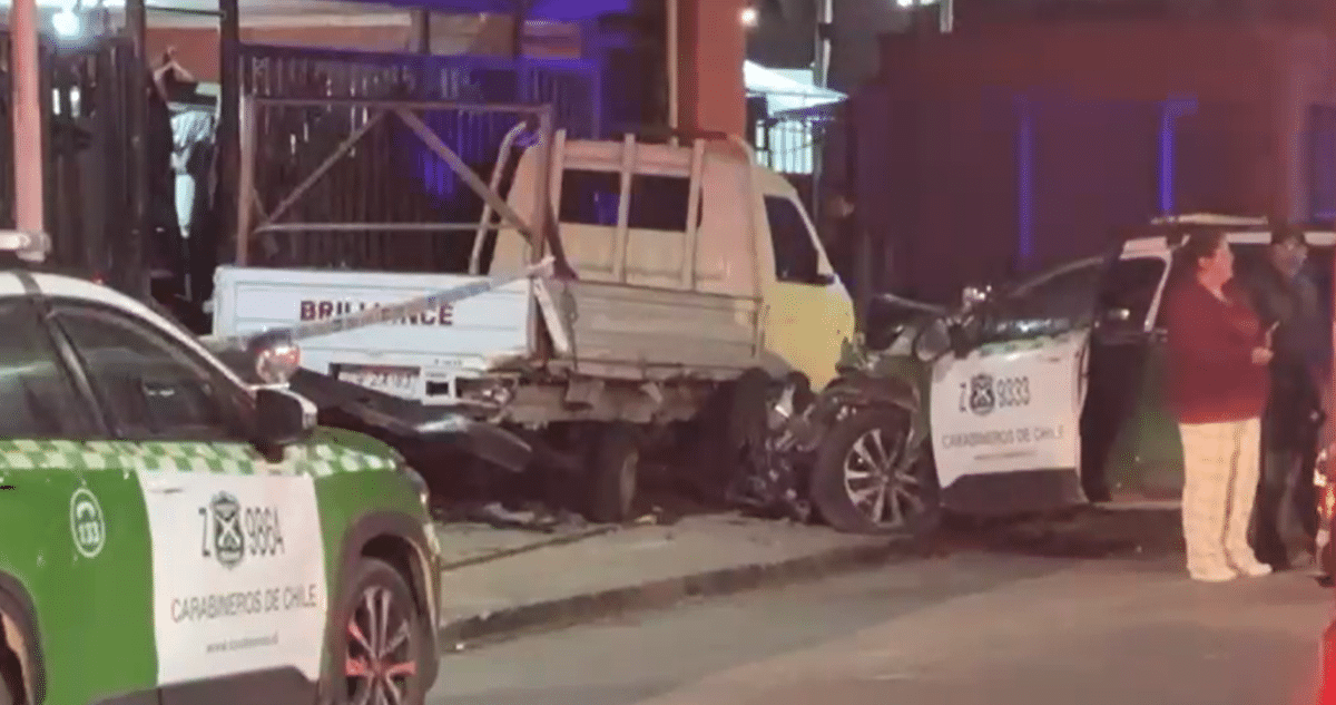 Persecución Policial Termina en Choque: Dos Carabineros Heridos en Renca