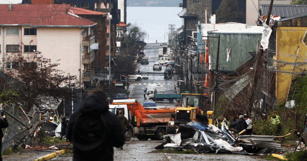 Regreso a Clases Tras el Tornado en Puerto Varas: Autoridades Llaman a la Paciencia y Solidaridad