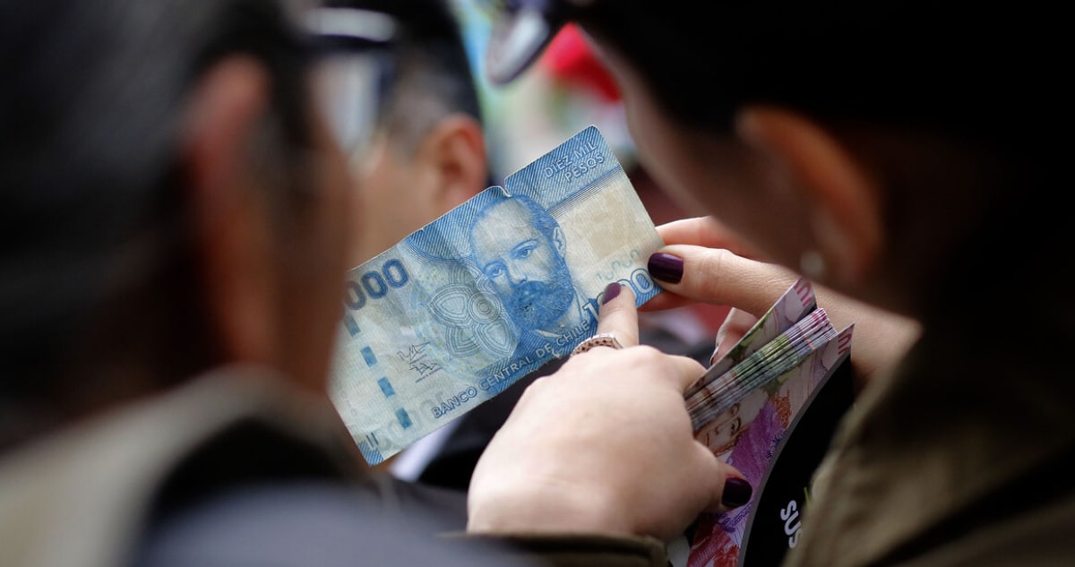 Salario Mínimo Ajustado: Cómo el Gobierno Busca Equilibrar Derechos Laborales y Apoyo a Pymes