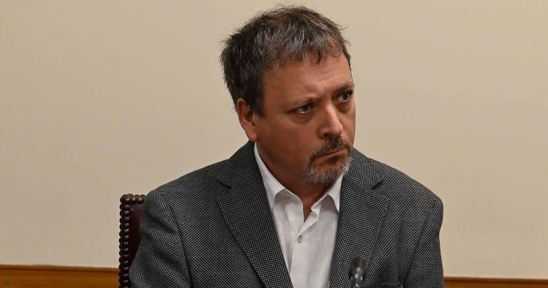 Subsecretario Salas Defiende Decisión Sobre Ley de Fraccionamiento de Merluza