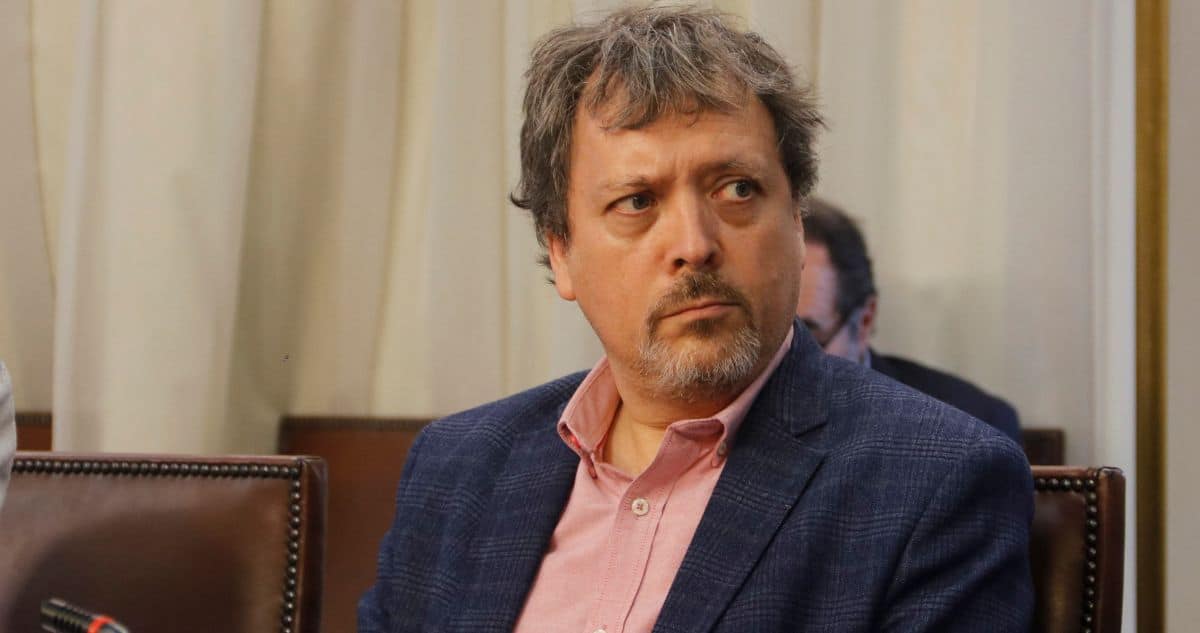 Subsecretario Salas Enfrenta Acusaciones por Presentar Datos Falsos en Ley de Fraccionamiento