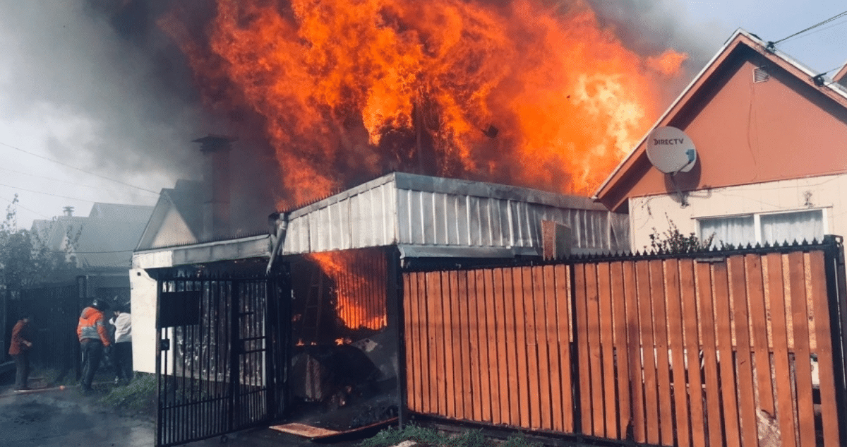 Tragedia en Villa Portal del Sol: Mujer fallece en incendio que destruyó su hogar