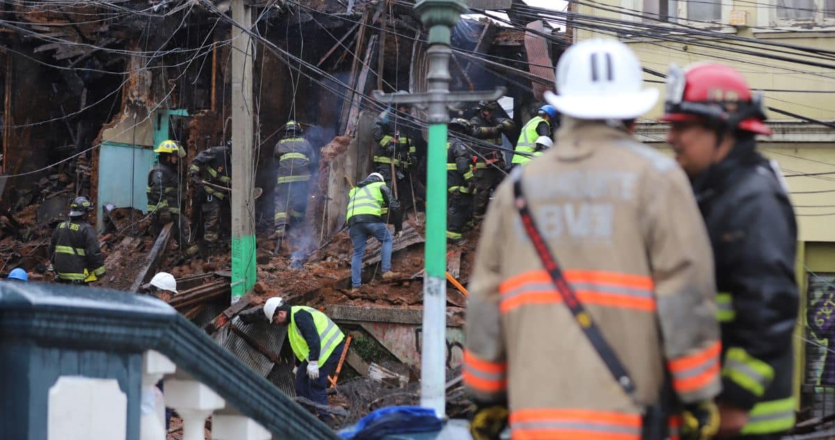 Trágico Desenlace: Hallazgo del Tercer Cuerpo en Incendio Intencional en Valparaíso