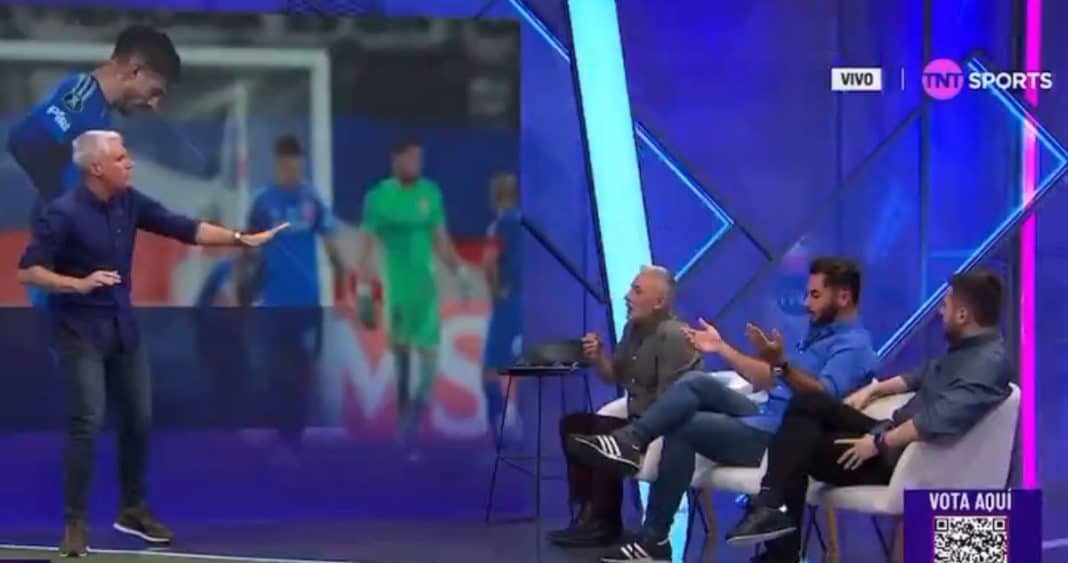 ¡Choque de Egos en Vivo! Expertos Futbolísticos Debaten Acaloradamente en TNT Sports