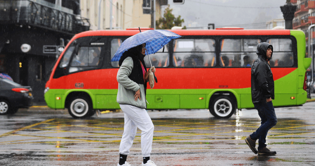 Alerta Preventiva en Valparaíso: Enfrentando el Poderoso Sistema Frontal