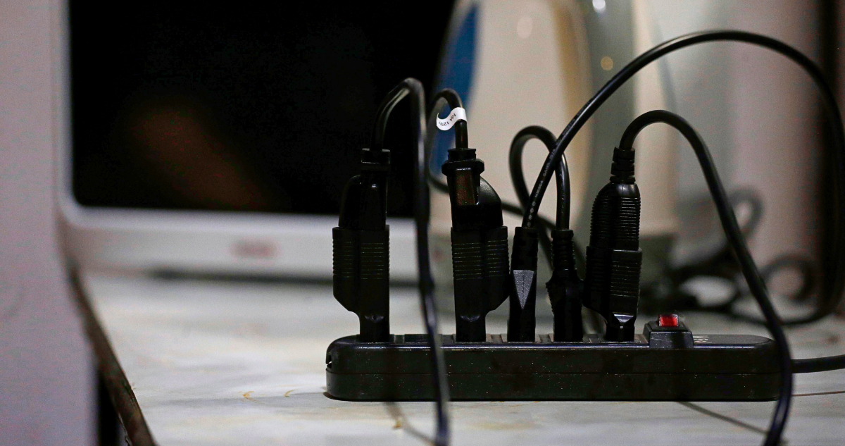 Alerta de Seguridad: Cómo Identificar y Usar Correctamente los Alargadores Eléctricos en Casa