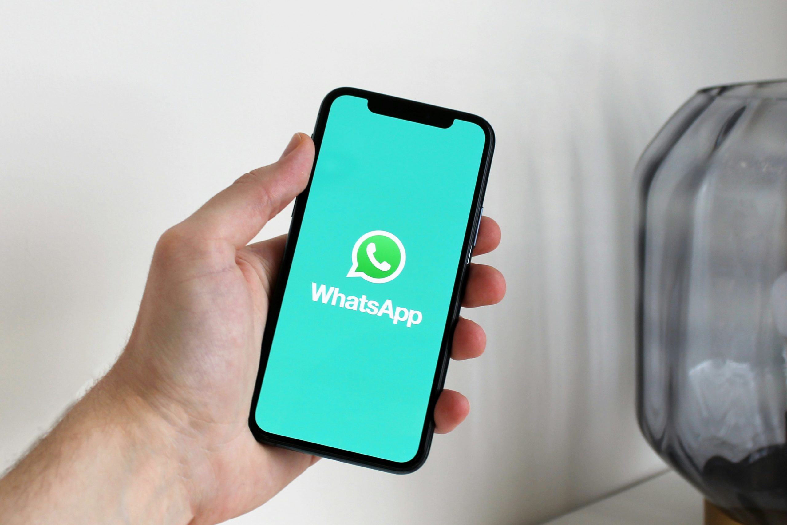 Alerta por Estafa Laboral Falsa en WhatsApp que Simula ser de YouTube