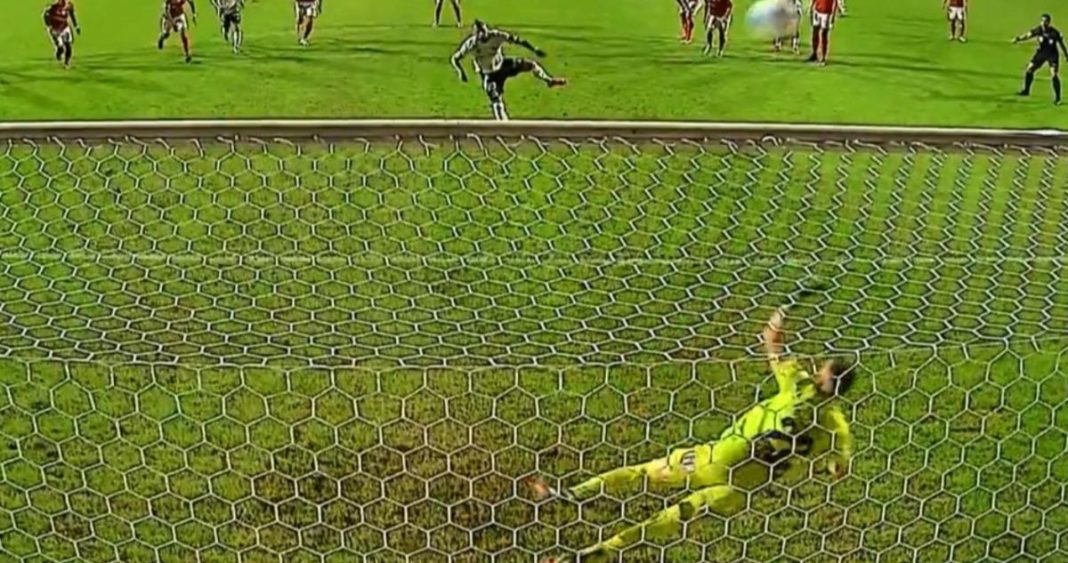 Arturo Vidal Falla Penal Clave en Empate de Colo Colo ante Iquique