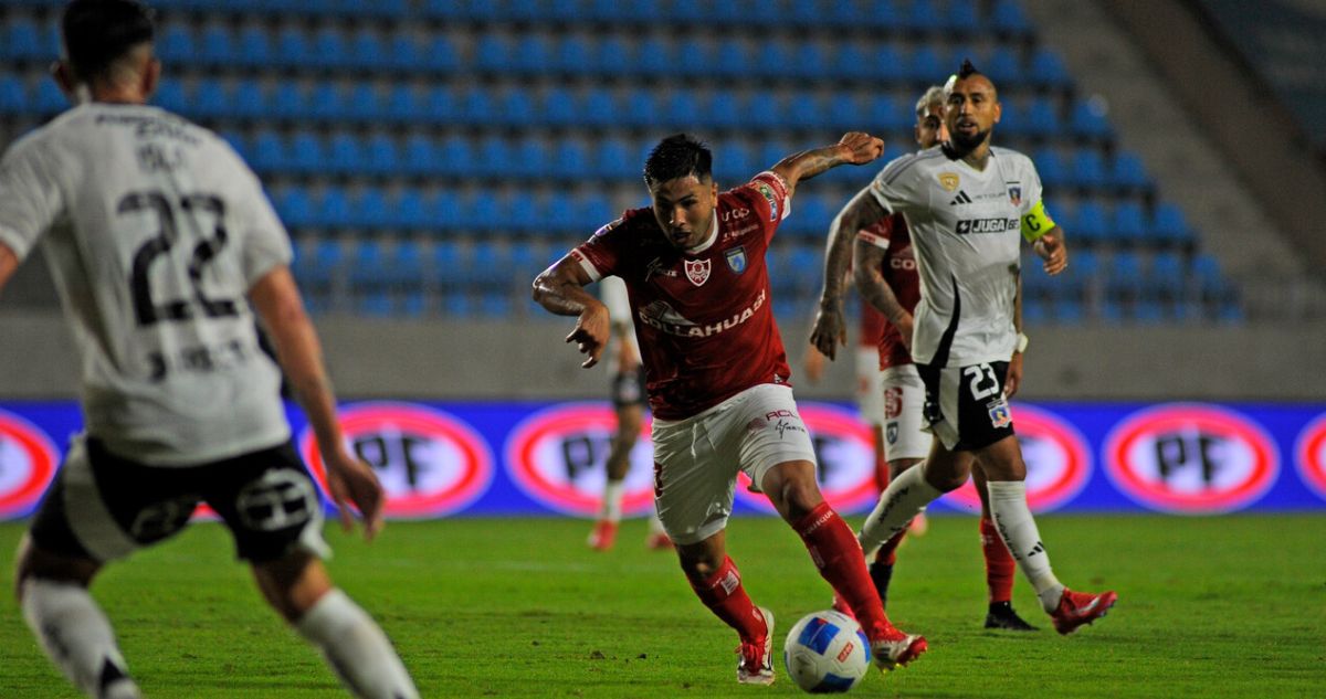 Arturo Vidal, protagonista de una 'noche negra' en empate entre Iquique y Colo Colo