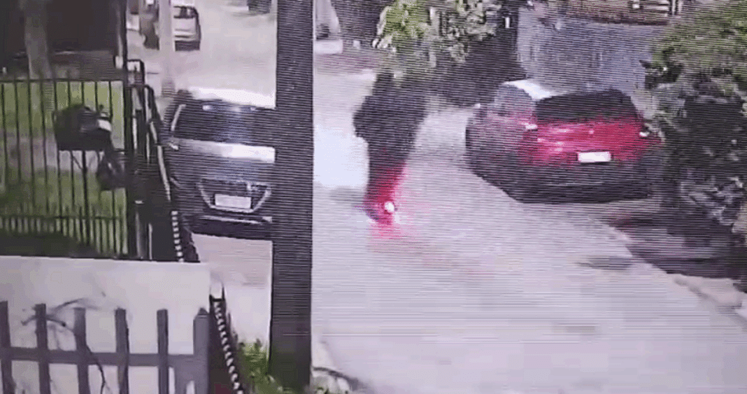 Audaces Adolescentes Intentan Asalto con Scooter: Detenidos en La Florida