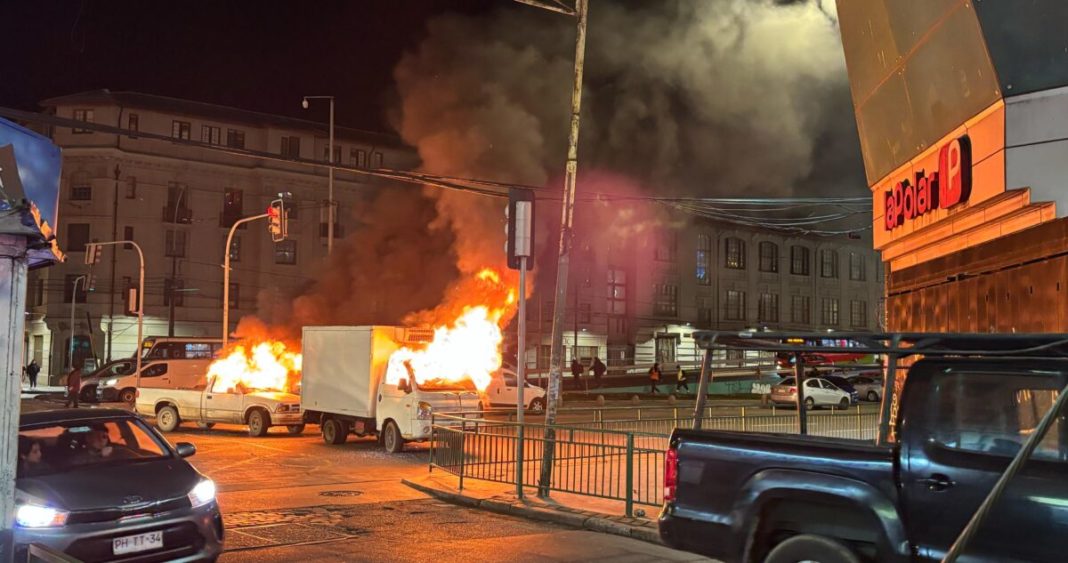 Audaz asalto a tienda París en Valparaíso: Incendio y tiroteo en pleno centro
