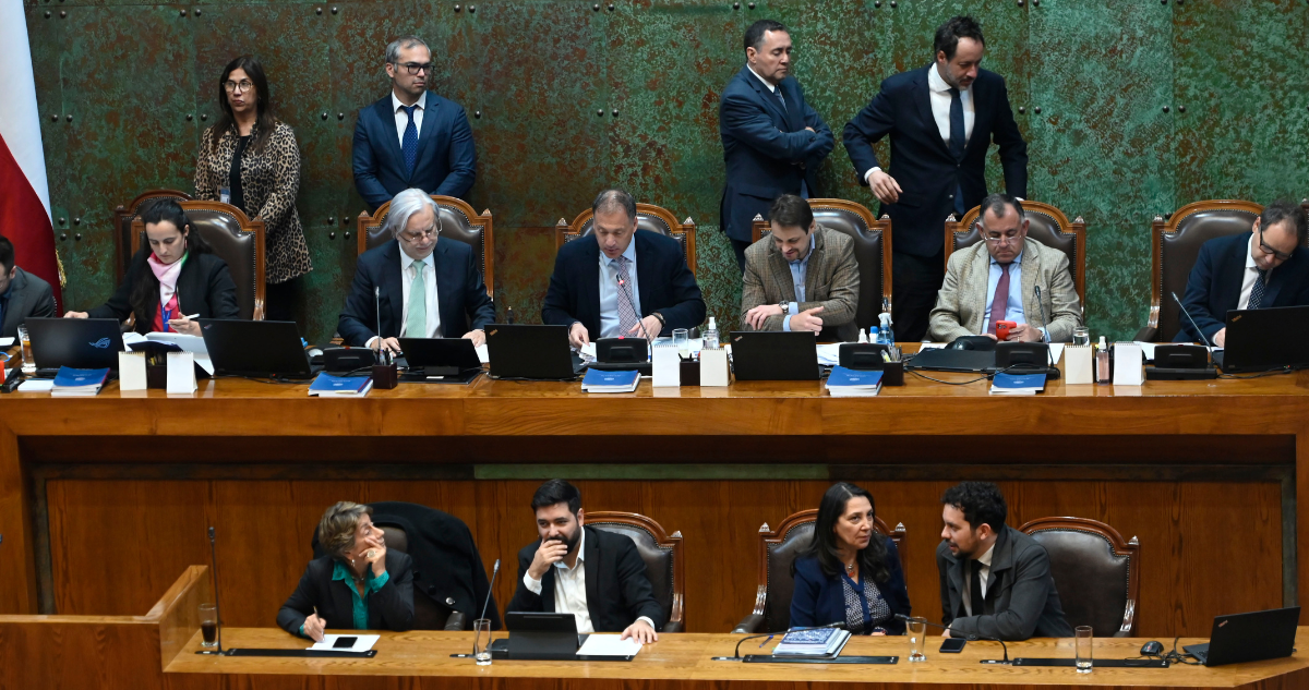Cámara de Diputados Evita Investigar Viajes Internacionales en Semana Distrital