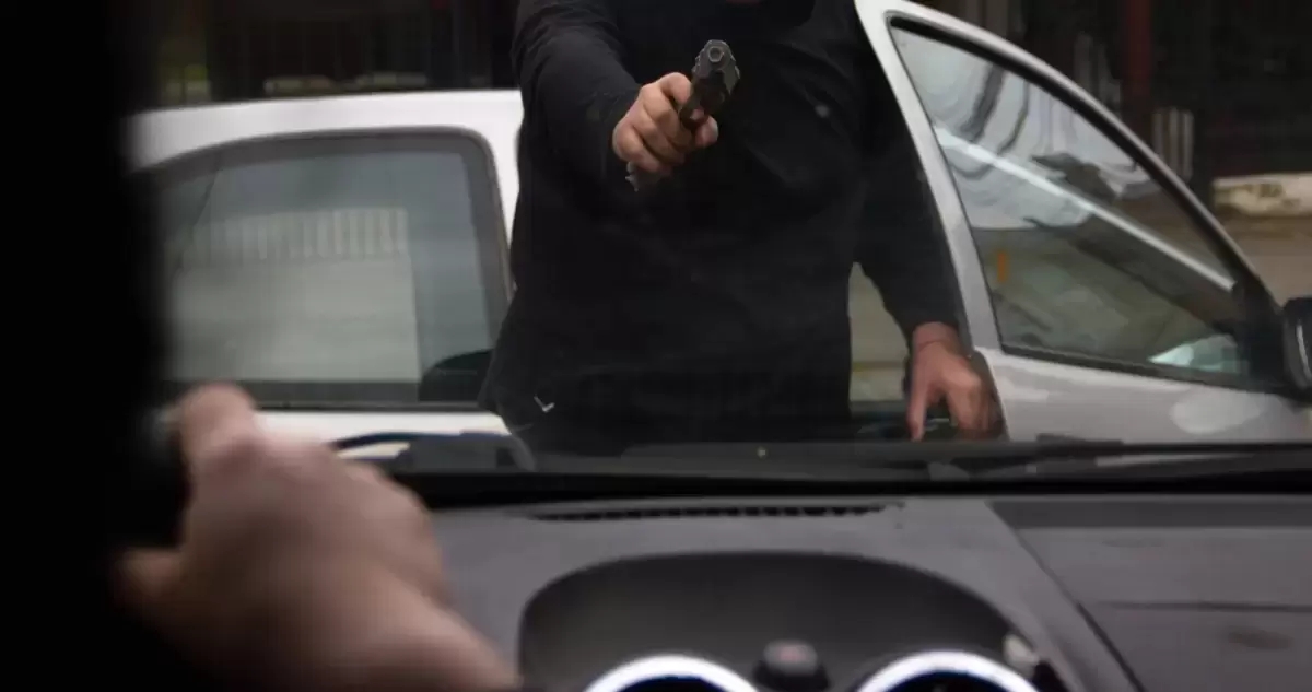 Delincuentes simulan operativo policial para robar auto en Lo Prado