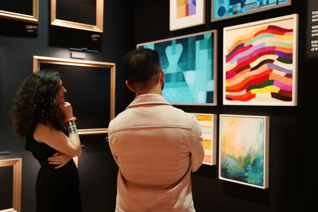 Descubre cómo The Frame Pro redefine la elegancia y la conectividad con tecnología inalámbrica