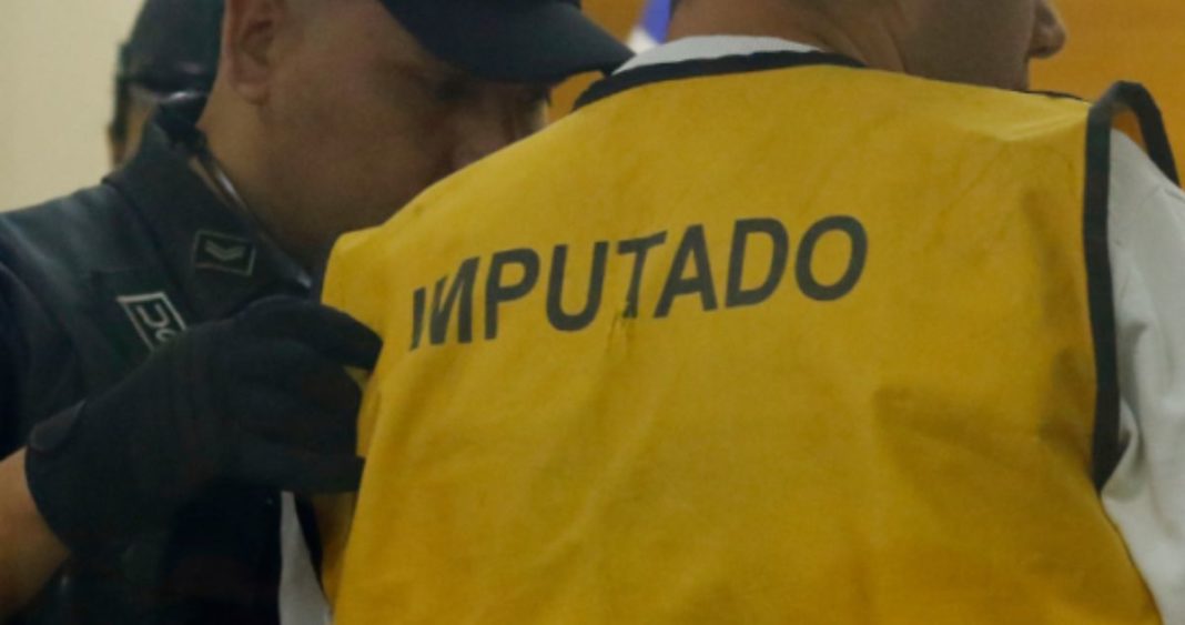 Detenido por grabar a más de 40 mujeres en baños públicos: Fiscalía formaliza caso en Valdivia