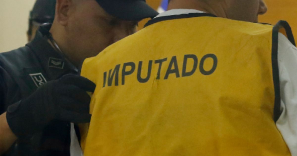 Detenido por grabar a más de 40 mujeres en baños públicos: Fiscalía formaliza caso en Valdivia