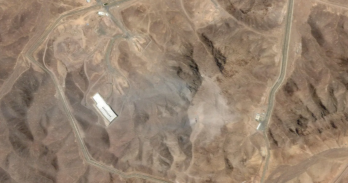 Devastación en las Instalaciones Nucleares de Irán: Imágenes Satelitales Revelan el Impacto del Ataque Estadounidense