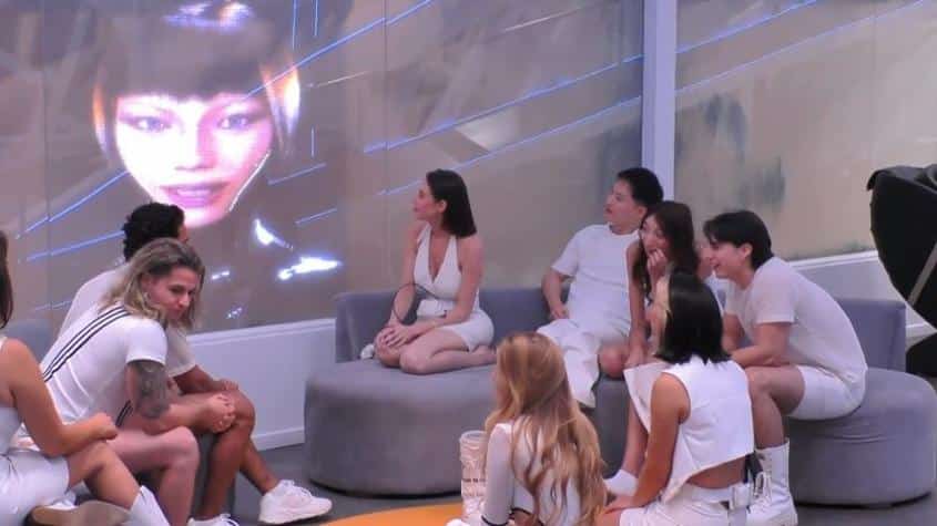 El Polémico «Princeso» Causa Revuelo en el Estreno de «Mundos Opuestos 3»